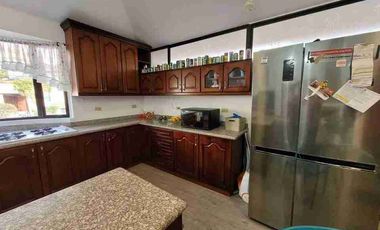 Se vende amplio Departamento Balcón del Norte