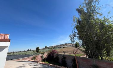 AMPLIA CASA MODERNA EN VENTA – FRENTE A LA BIOCÁMARA DE LA JOYA 1200M2 - ALL065