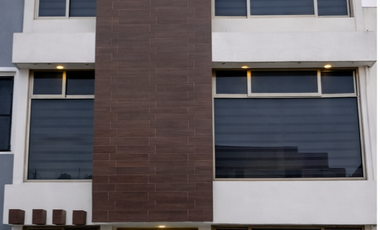 Casa en Venta con Acabados de Lujo Descubre tu nuevo hogar con espacios amplios, modernos y diseñados para el confort de tu familia