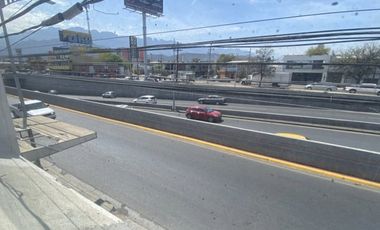 RENTO Oficinas con bodega y local comercial en AV. Garza Sada