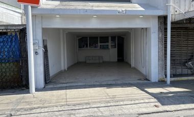RENTO Oficinas con bodega y local comercial en AV. Garza Sada