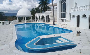 CASA CAMPESTRE EN VENTA EN CARMEN DE APICALÁ