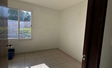 Departamento 2 recàmaras un baño, 1 cajosn de estacionamiento en Candiani.