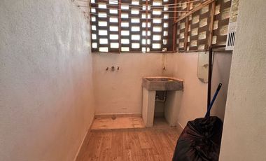 Departamento 2 recàmaras un baño, 1 cajosn de estacionamiento en Candiani.