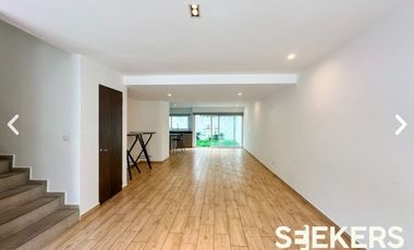 RENTA DE CASA 3 PISOS (POSIBILIDAD A 4TA), FRACCIONAMIENTO ZIBATA, CONDOMINIO FIGUE.