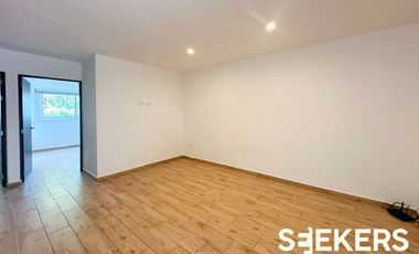 RENTA DE CASA 3 PISOS (POSIBILIDAD A 4TA), FRACCIONAMIENTO ZIBATA, CONDOMINIO FIGUE.