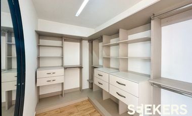 RENTA DE CASA 3 PISOS (POSIBILIDAD A 4TA), FRACCIONAMIENTO ZIBATA, CONDOMINIO FIGUE.