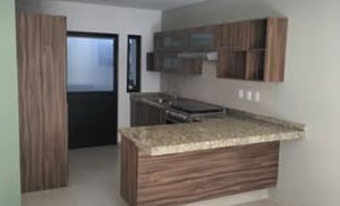 RENTA DE CASA 4 RECAMARAS, FRACCIONAMIENTO ZIBATA CONDOMINIO ENTRECIELOS.