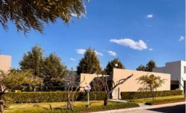 RENTA DE CASA FRACCIONAMIENTO ZIBATA, CONDOMINIO INSPIRA.