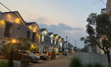 RUMAH RASA VILLA VIEW INDAH 2 LANTAI DEKAT TOL DAN STASIUN KCIC PADALARANG BANDUNG BARAT
