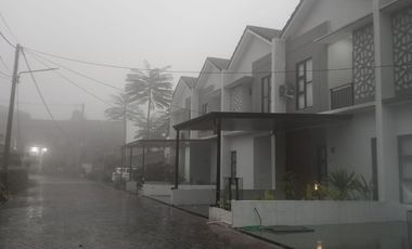 RUMAH RASA VILLA VIEW INDAH 2 LANTAI DEKAT TOL DAN STASIUN KCIC PADALARANG BANDUNG BARAT