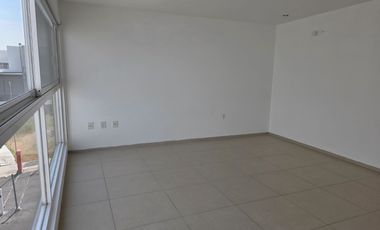 RENTA DE CASA FRACCIONAMIENTO ZIBATA CONDOMINIO ALTURIA.