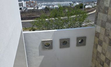 RENTA DE CASA FRACCIONAMIENTO ZIBATA CONDOMINIO ALTURIA.