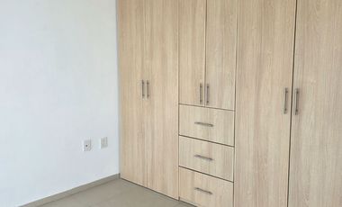 RENTA DE CASA FRACCIONAMIENTO ZIBATA CONDOMINIO ALTURIA.