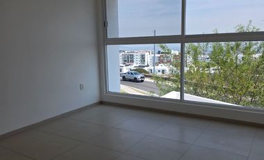 RENTA DE CASA FRACCIONAMIENTO ZIBATA CONDOMINIO ALTURIA.