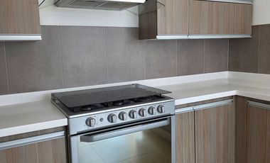 RENTA DE CASA FRACCIONAMIENTO ZIBATA CONDOMINIO ALTURIA.