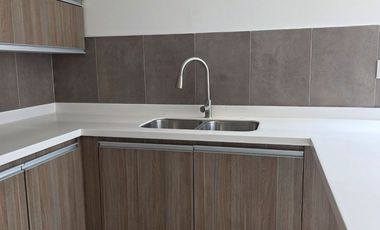 RENTA DE CASA FRACCIONAMIENTO ZIBATA CONDOMINIO ALTURIA.