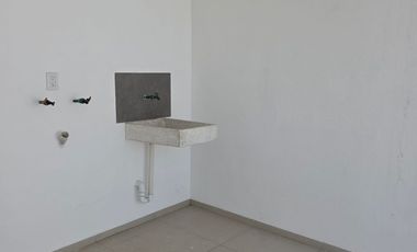 RENTA DE CASA FRACCIONAMIENTO ZIBATA CONDOMINIO ALTURIA.