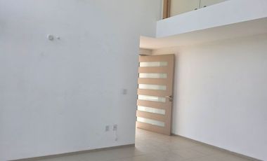RENTA DE CASA FRACCIONAMIENTO ZIBATA CONDOMINIO ALTURIA.