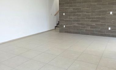 RENTA DE CASA FRACCIONAMIENTO ZIBATA CONDOMINIO ALTURIA.