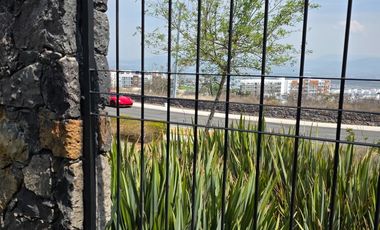 RENTA DE CASA FRACCIONAMIENTO ZIBATA CONDOMINIO ALTURIA.