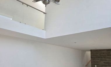 RENTA DE CASA FRACCIONAMIENTO ZIBATA CONDOMINIO ALTURIA.