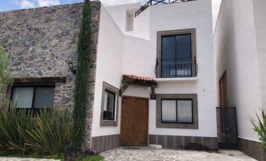 RENTO CASA AMUEBLADA EN CONDOMINIO ANTIGUA CON AMENIDADES EN SAN MIGUEL DE ALLENDE GUANAJUATO