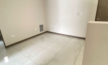 En Renta, Estrena Residencia Moderna en Residencial Alcazares Cerca Insituto America