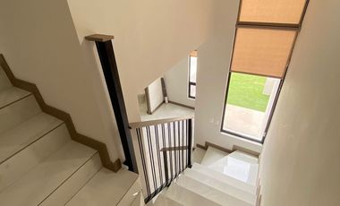 En Renta, Estrena Residencia Moderna en Residencial Alcazares Cerca Insituto America