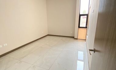 En Renta, Estrena Residencia Moderna en Residencial Alcazares Cerca Insituto America