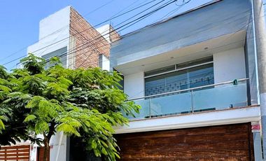 🏡 ¡OPORTUNIDAD DE INVERSIÓN EN CHORRILLOS – CASA EN REMODELACIÓN! ✨