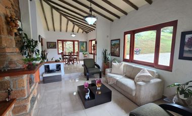 VENTA CASA CAMPESTRE MARINILLA VIA AL CARMEN DE VIBORAL