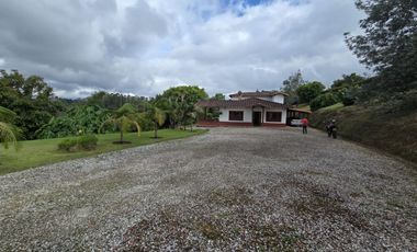 VENTA CASA CAMPESTRE MARINILLA VIA AL CARMEN DE VIBORAL