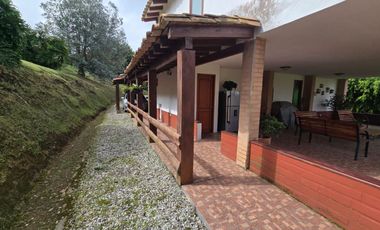 VENTA CASA CAMPESTRE MARINILLA VIA AL CARMEN DE VIBORAL