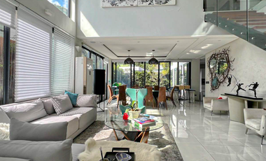 PRICE DROP!! Modern Resort-Style 5BR Home in La Vista for Sale