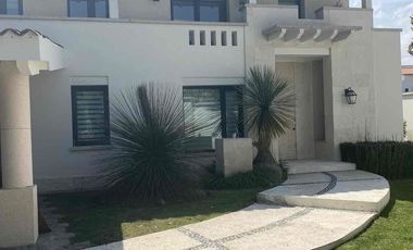 Casa moderna  En Renta Providencia