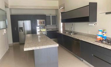 Casa moderna  En Renta Providencia