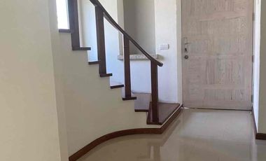 Casa moderna  En Renta Providencia
