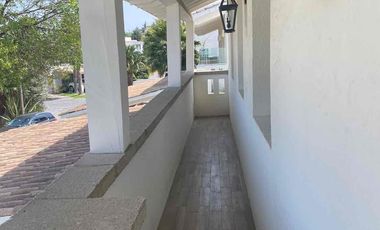 Casa moderna  En Renta Providencia