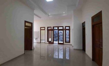 Rumah Baru Mewah 1 Lantai Design Klasik Strategis Dekat Manahan Solo Harga Nego Sampai Deal