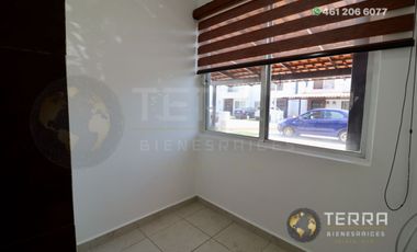 SE RENTA CASA EN PUERTA DE PIEDRA COTO 3 PASEO DE PUERTA REAL CELAYA GTO. 3 HABITACIONES 2.5 BAÑOS  – CELAY