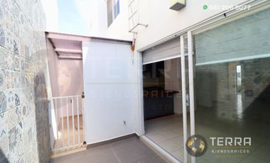 SE RENTA CASA EN PUERTA DE PIEDRA COTO 3 PASEO DE PUERTA REAL CELAYA GTO. 3 HABITACIONES 2.5 BAÑOS  – CELAY