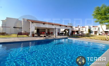SE RENTA CASA EN PUERTA DE PIEDRA COTO 3 PASEO DE PUERTA REAL CELAYA GTO. 3 HABITACIONES 2.5 BAÑOS  – CELAY
