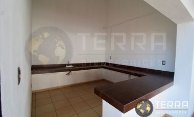 SE RENTA CASA EN PUERTA DE PIEDRA COTO 3 PASEO DE PUERTA REAL CELAYA GTO. 3 HABITACIONES 2.5 BAÑOS  – CELAY