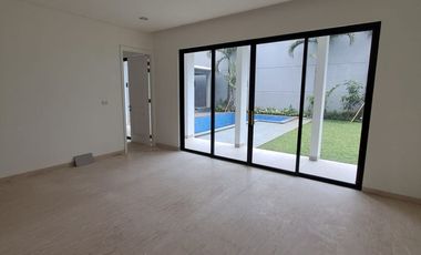 FOR RENT – House with Spacious Garden in Cilandak