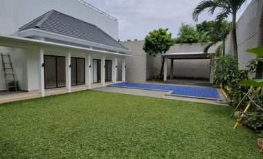 FOR RENT – House with Spacious Garden in Cilandak