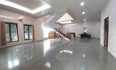 Beli Tanah Gratis Rumah Mewah 2 Lantai SHM Hook di Green Garden - Super Worth It Bebas Banjir