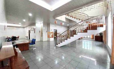 Beli Tanah Gratis Rumah Mewah 2 Lantai SHM Hook di Green Garden - Super Worth It Bebas Banjir
