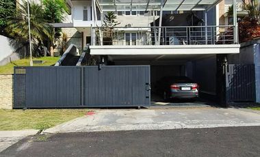 Rumah mewah di Komplek Elite Setraduta