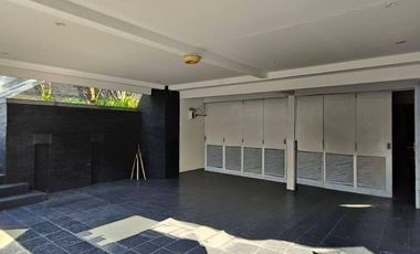 Rumah mewah di Komplek Elite Setraduta